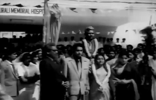 oruvar vaazhum aalaiyam - Nenjil or Aalayam (1962)
