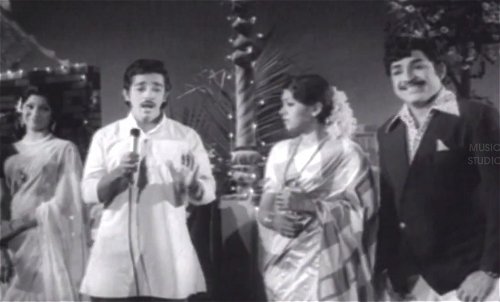 nalla manam vaazhga - oru oodhaappu kan simittugiradhu (1976)